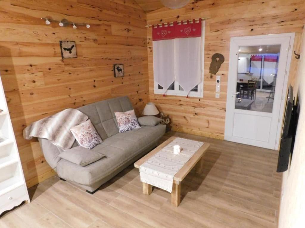 Logement Paisible A La Campagne Aubarede Экстерьер фото